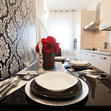 Residenza Alexander Luxury 1 アパート